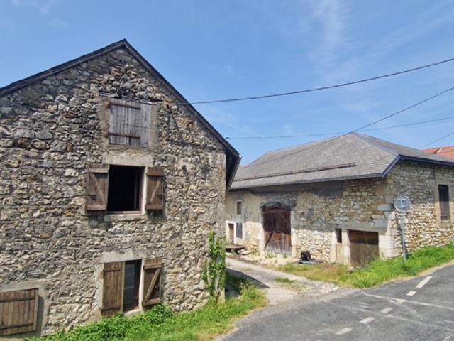 Maison de village individuelle de 85 m2 habitables et grange