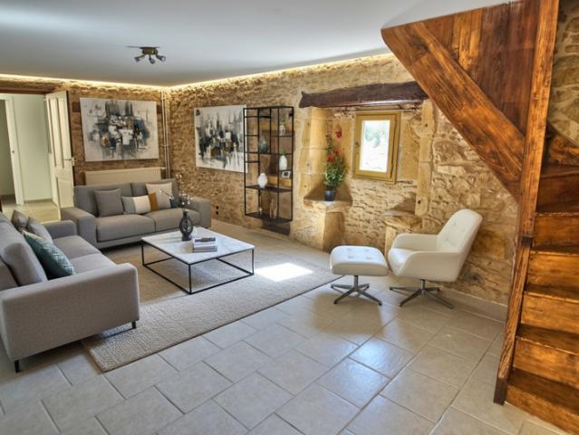 Maison de village individuelle en pierres dorées à vendre à Châtillon 3 pièces