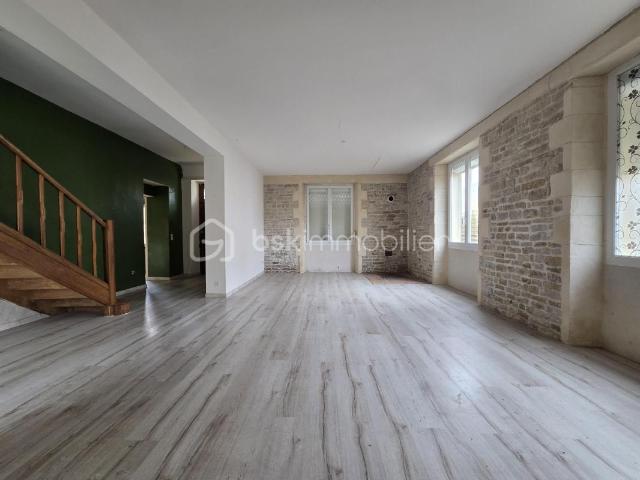 Maison de village jardin de 1200m2