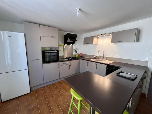 Maison de village meublé T3 de 73 m2 à ROUGIERS