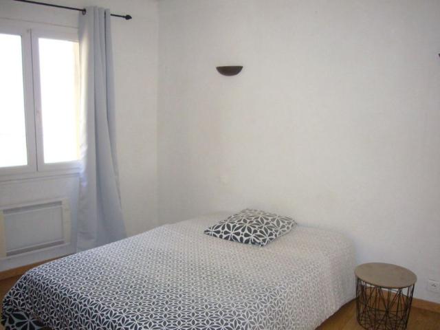 MAISON DE VILLAGE MEUBLEE NISSAN lès ENSERUNE
