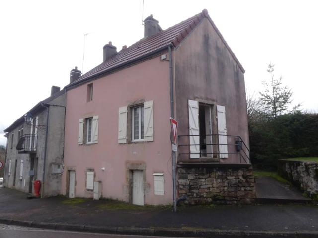 MAISON DE VILLAGE MONTCENIS