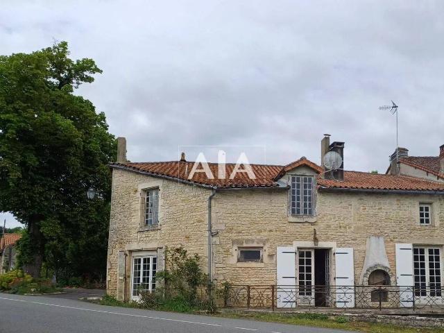 Maison de village Nanteuil en Vallée