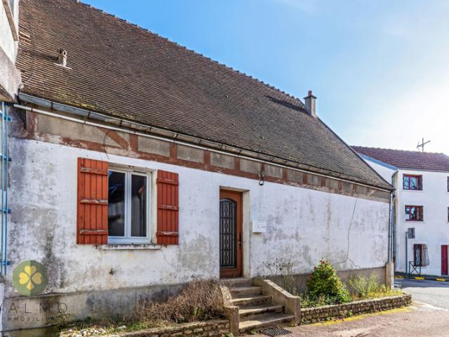 MAISON DE VILLAGE PLEIN CENTRE de 100 m2 + Jardinet 78 VIL