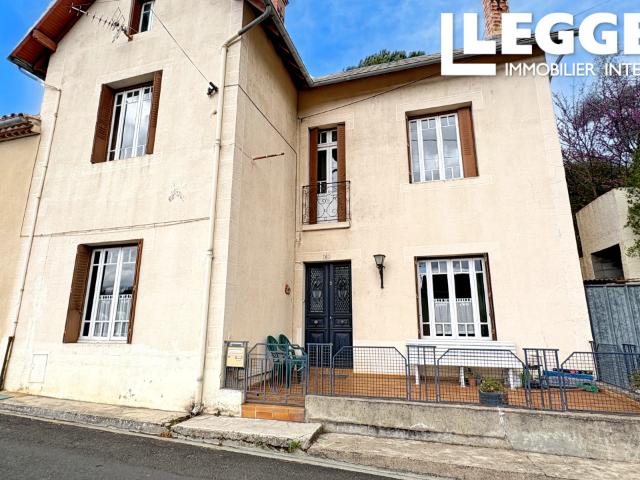 Maison de village pleine de charme avec jardin et piscine hors sol