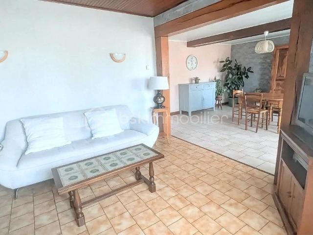 Maison de village pleine de charme – Saint Martin du Limet