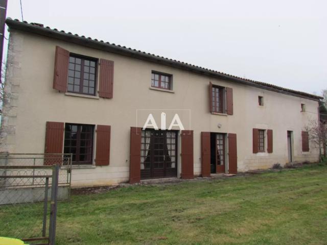 Maison de village proche de Ruffec 4km