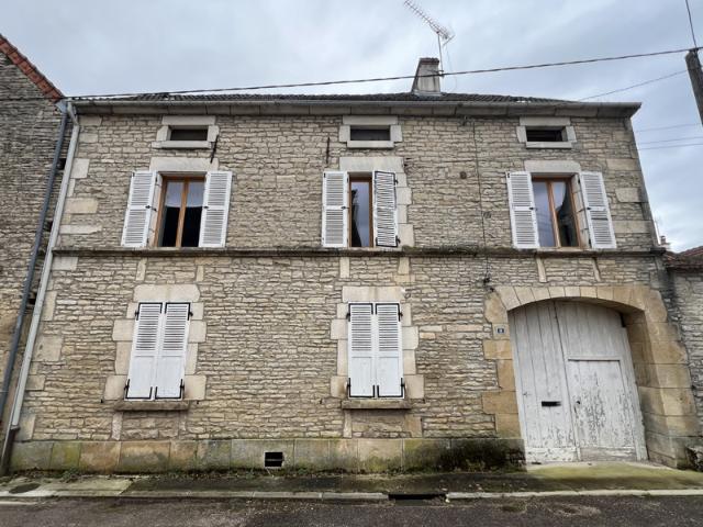 MAISON DE VILLAGE PROCHE MONTBARD