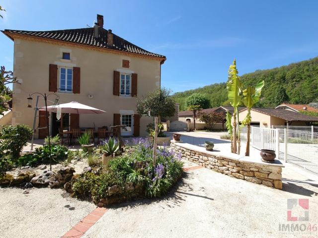 Maison de Village proche Prayssac avec piscine 308m² Prayssac