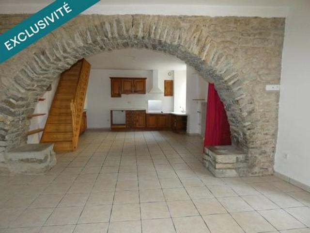 Maison de village R+2 de 107m² avec 3 chambres et une cour