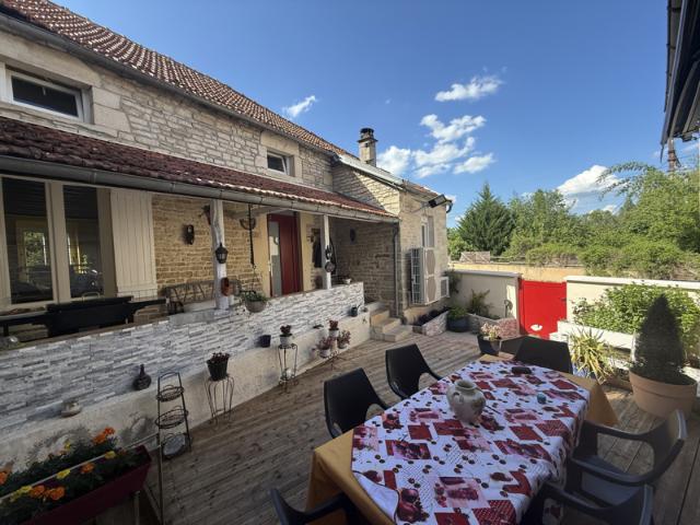 MAISON DE VILLAGE RÉNOVÉE