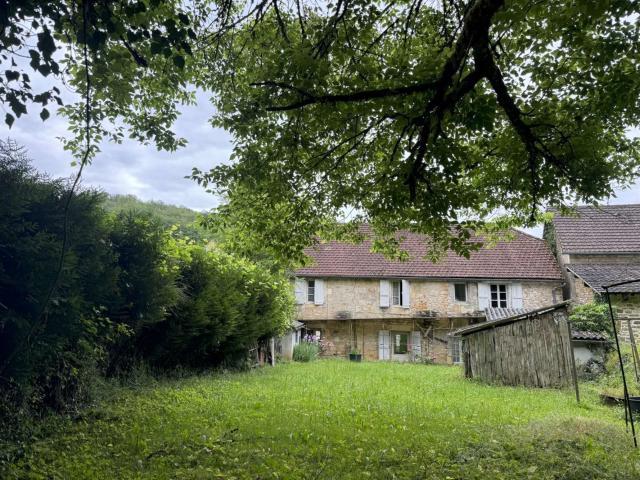 Maison de village spacieuse ~200m² habitables, en pierre. 200m² Cressensac Sarrazac