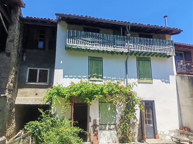 Maison de village spacieuse avec grand jardin et potentiel d. 131m² Fougax et Barrineuf