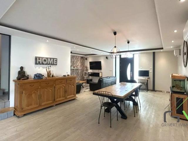 Maison de village spacieuse de 137,15m² avec piscine au cœur du hameau de Saliers
