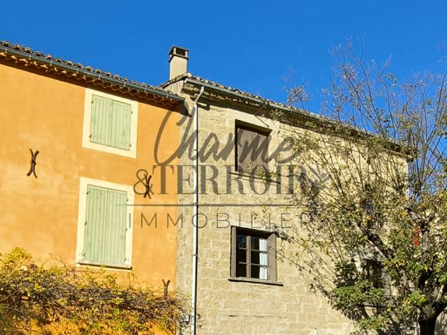 Maison de village St Quentin la Poterie