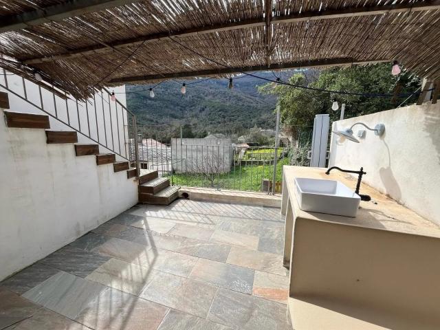 MAISON DE VILLAGE + STUDIO – 103 M²