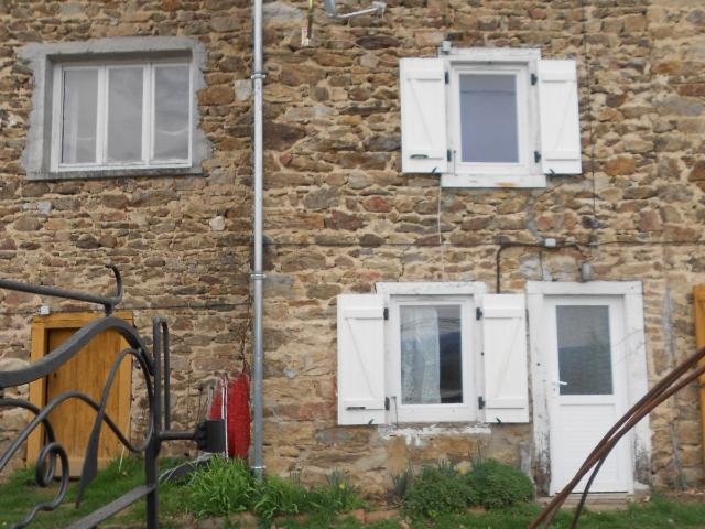 Maison de village sur 3 niveaux Lieu dit Solasset 63880 Olmet