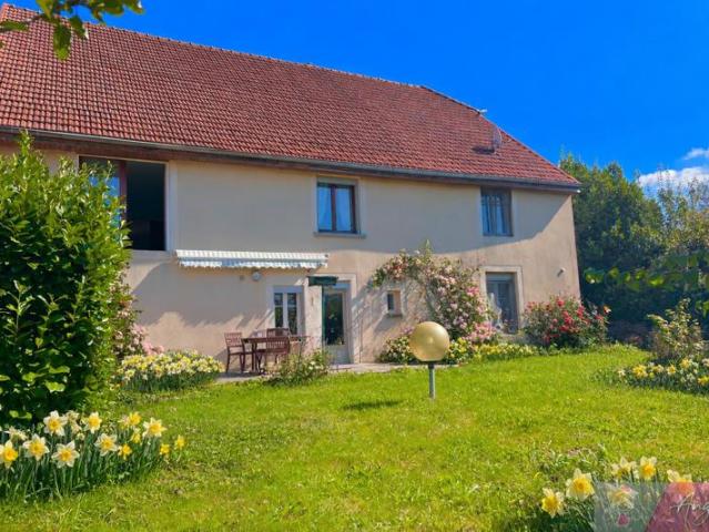 Maison de village sur 880 m2 de terrain