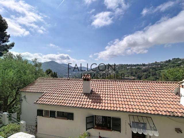 Maison de village sur Falicon – Le charme de l’authentique au cœur du village
