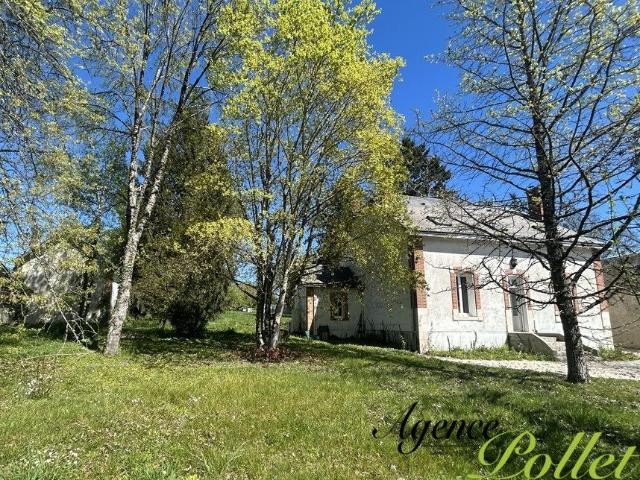 Maison de villagea avec cave, dépendance, sur parc arboré cl. 160m² Aubigny sur Nère