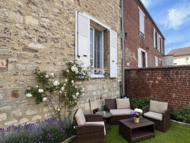 Maison de ville 3 chambres avec court privée