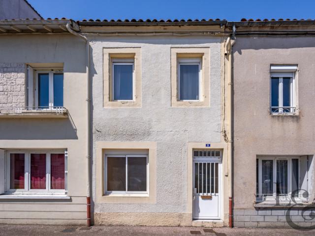 Maison de ville 3 chambres avec cour
