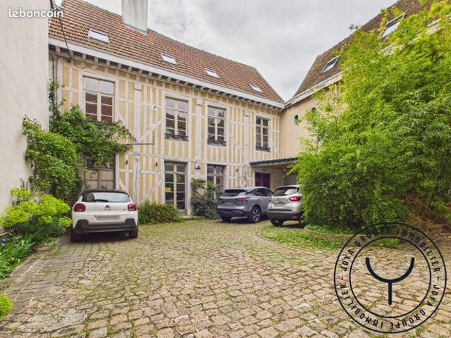 Maison de ville 3 pièces 210 m²
