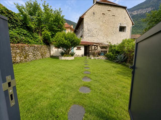 Maison de ville 100 M2 avec jardin, terrasse et garage