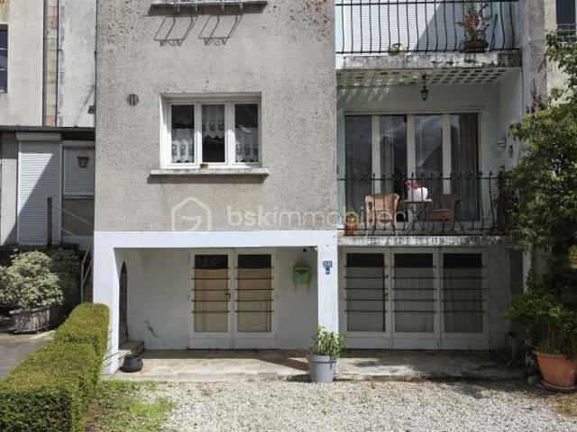Maison de ville 100 m2 calme et commodités à pied