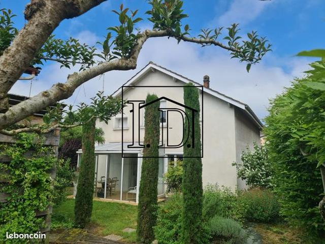 Maison de ville 10 pièces 180 m²