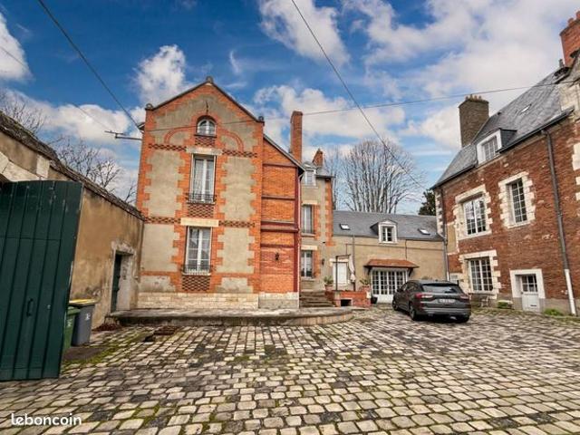 Maison de ville 10 pièces 1 078 m²