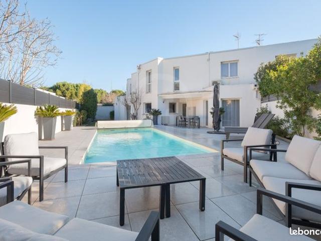 Maison de ville 10 pièces 240 m²