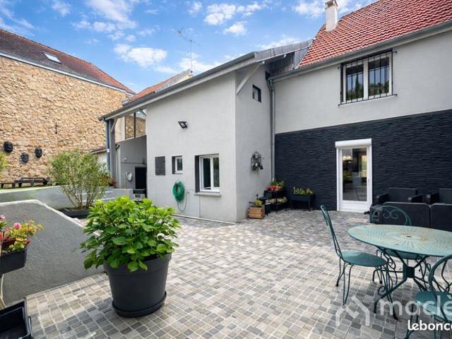 Maison de ville 10 pièces 245 m²