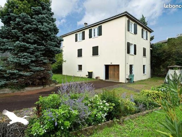 Maison de ville 10 pièces 200 m²