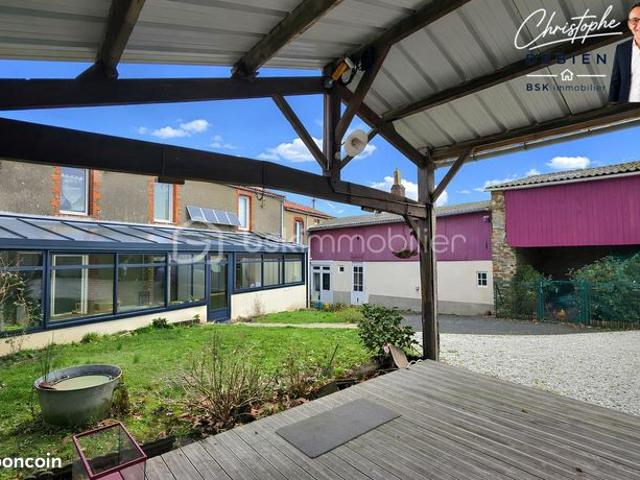 Maison de ville 10 pièces 221 m²