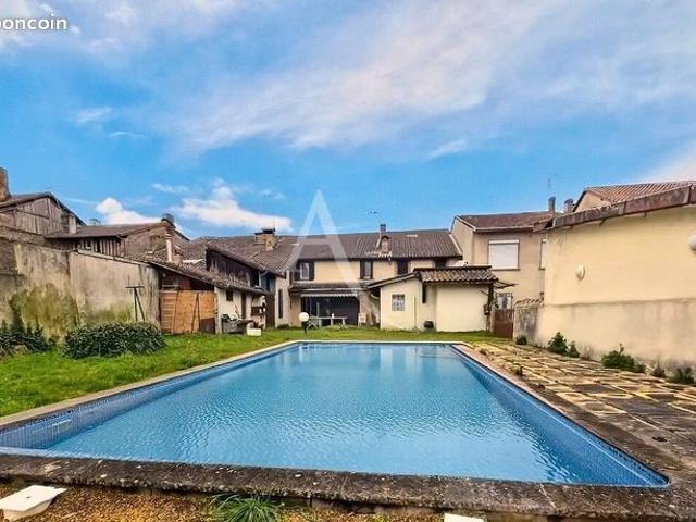 Maison de ville 10 pièces 230 m²