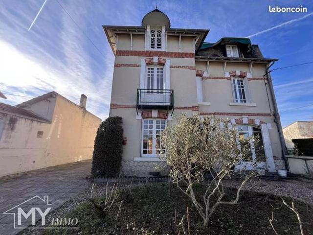 Maison de ville 11 pièces 183 m²