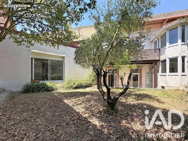 Maison de ville 11 pièces 250 m²