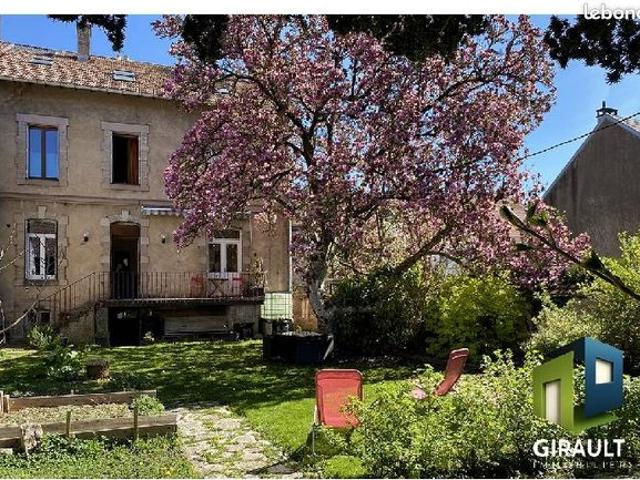 Maison de ville 11 pièces 269 m²