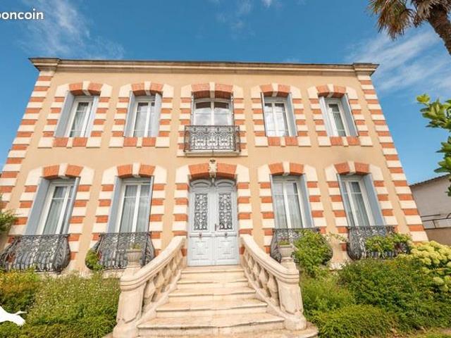 Maison de ville 11 pièces 335 m²