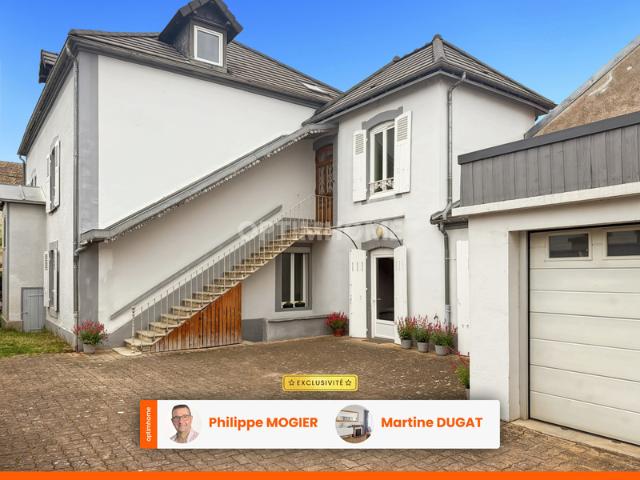 Maison de ville 11 pièces, 7 chambres, garages, CUSSET 03