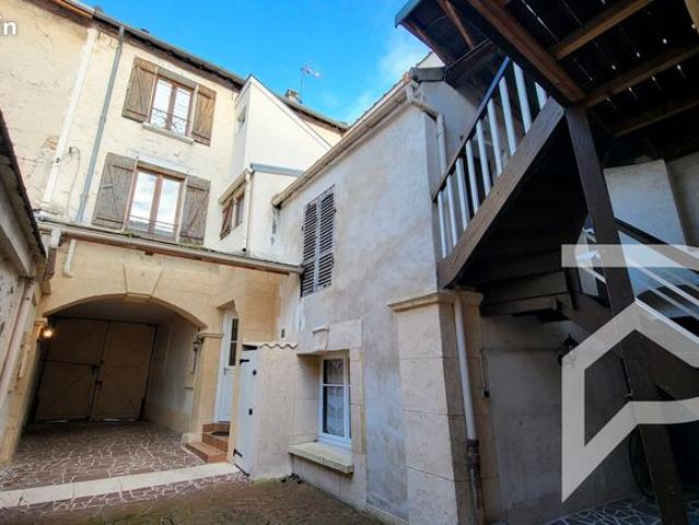 Maison de ville 12 pièces 181 m²