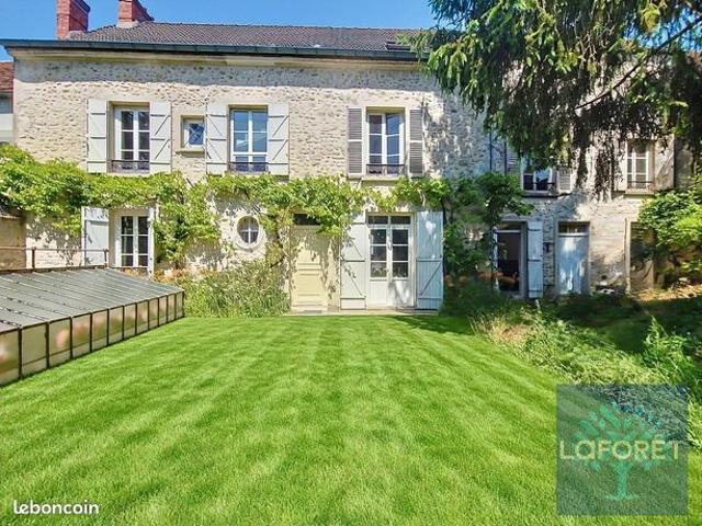 Maison de ville 12 pièces 280 m²