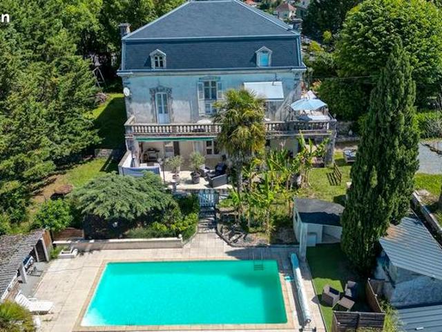 Maison de ville 12 pièces 220 m²