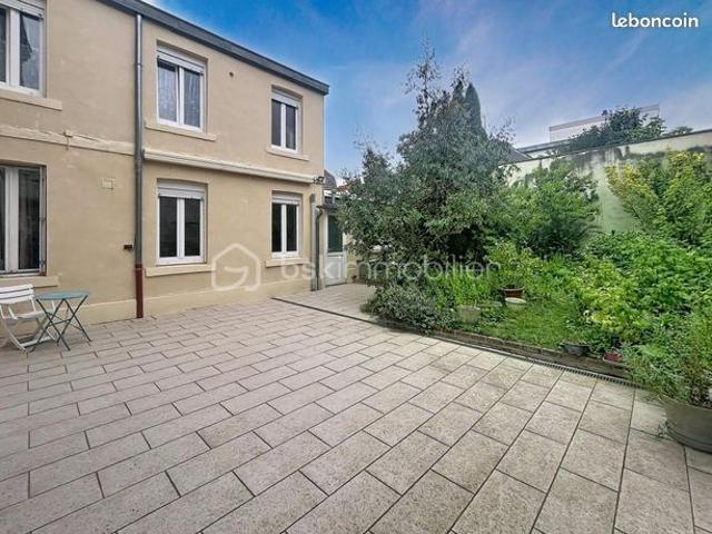Maison de ville 12 pièces 315 m²