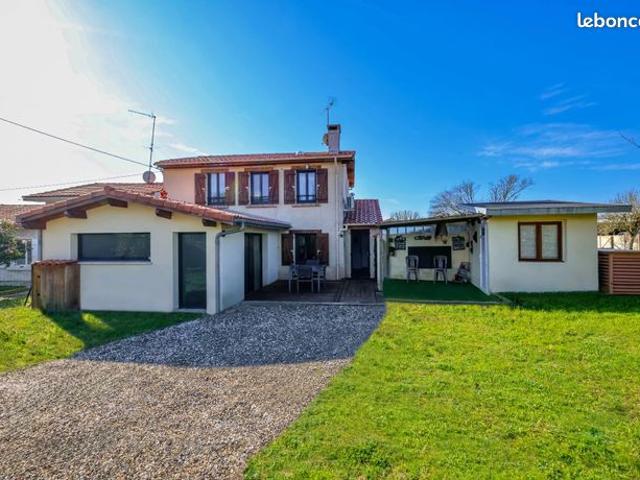 Maison de ville 131 m² Salles