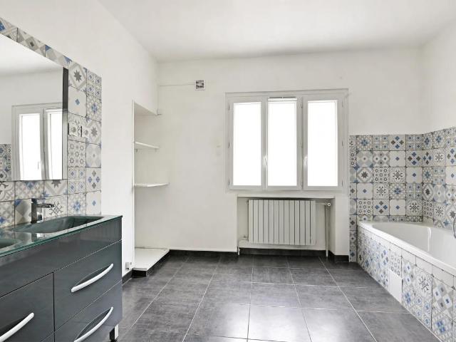 MAISON DE VILLE 131M2 AVEC JARDIN,3 CHAMBRES