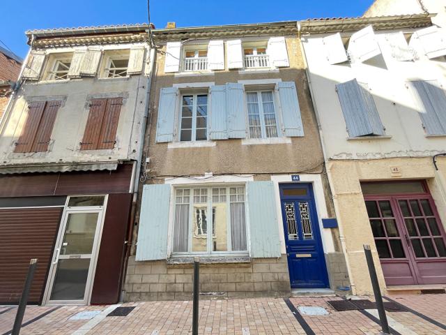 Maison de ville 132m2 + terrasse + grand garage indépendant à Villeneuve Sur Lot