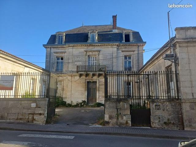 Maison de ville 13 pièces 600 m²