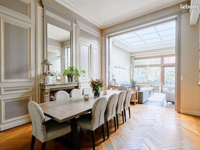 Maison de ville 14 pièces 241 m²